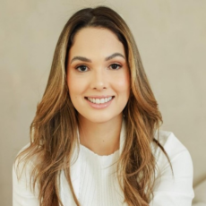 Camila das Graças Lemos Castro