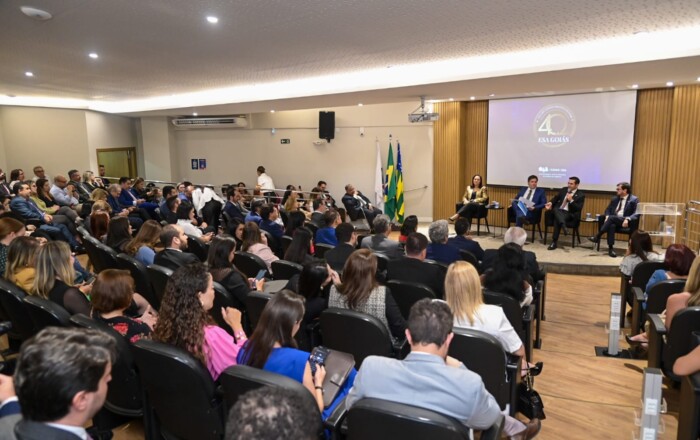 ESA-GO celebra 40 anos com noite histórica de homenagens, memória institucional e valorização da advocacia goiana