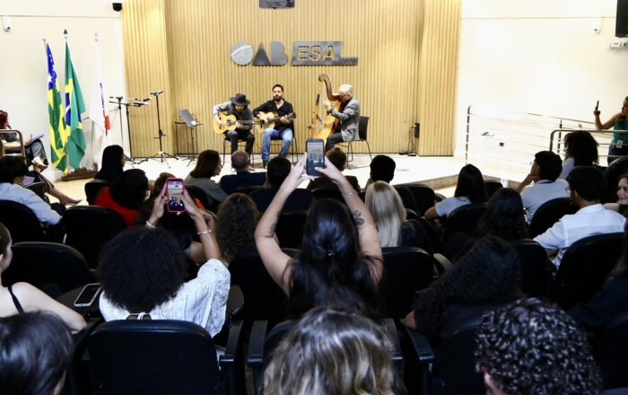 OAB-GO e TJGO firmam parceria na área cultural; comissão cultural da Ordem promove abertura da primeira exposição com obras do acervo do tribunal na ESA-GO